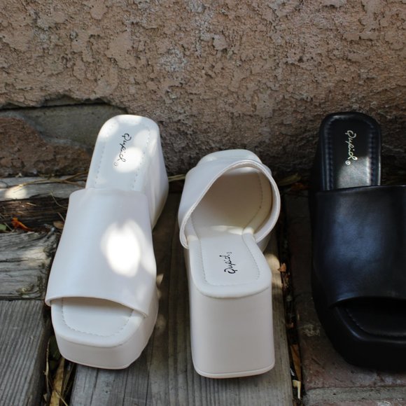 🆕️Influencer Edit Collection// Off White Platform Wedge Mule - Picture 7 of 10